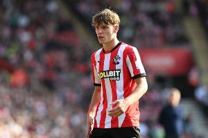 赛事入口-记者：英超德甲4队有意南安普顿小将迪布林，含曼城、热刺及拜仁