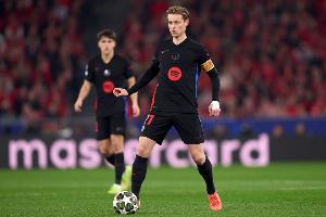 马卡:德容新经纪人已经与德科进行了会面,续约谈判已经步入正轨