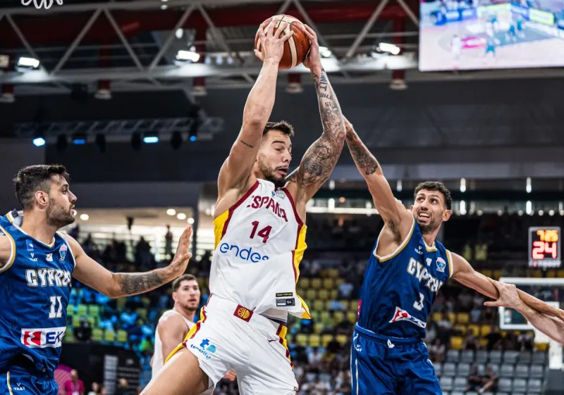 官网赛程查询-威利-埃尔南戈麦斯全场9投8中，得到19分8篮板3助攻