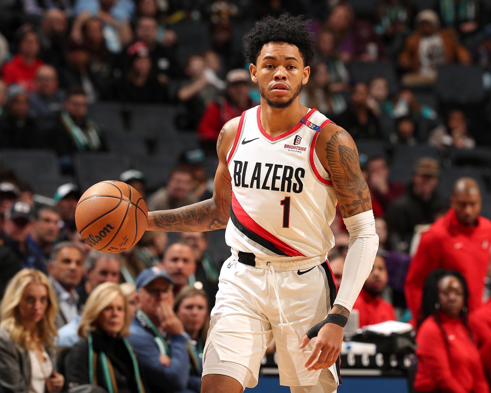 赛事入口-名记评76人掘金有意A-西蒙斯流言：76人没这需求 掘金也不会出手