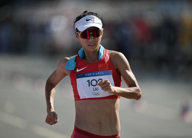 1722521375778041630.jpg 总决赛直播-五朝元老刘虹拼尽全力 新人马振霞遗憾被罚时