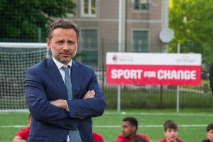 隆戈:米兰10天内决定总监,弗拉尼与塔雷会晤进展积极