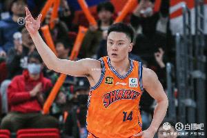 自主进攻国内顶级!“李花”组合两分球13中8合砍28分13篮板6助攻