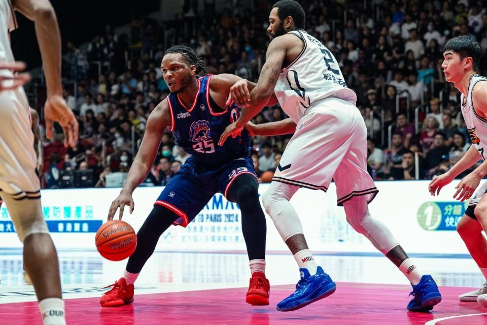 赛事入口-广厦队接近签回功勋大外援，他在本赛季的NBL赛场表现相当不错？